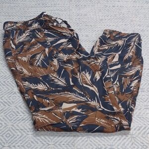 Nicole Miller Navy and Brown Cargo Leaf Print Joggers Side and back pockets.